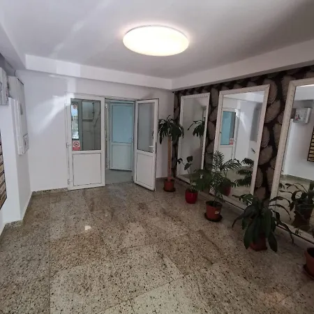 Holidays Inn Studio Bucarest Extérieur photo