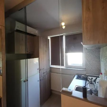 Holidays Inn Studio Bucarest Extérieur photo